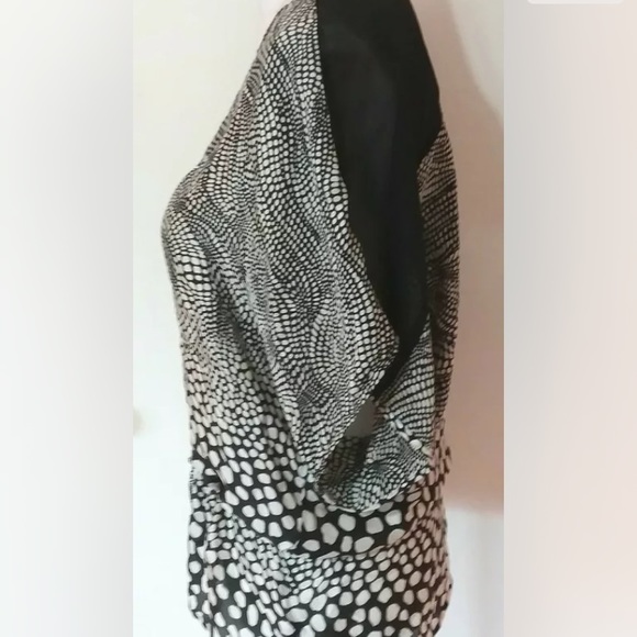 🌹bebe classy animal print 🦒 top 🌻 - Picture 6 of 9